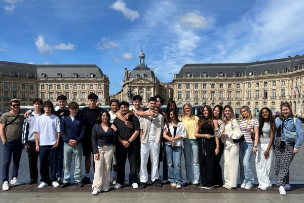 11 Klassenfoto am Place de la Bourse (Bordeaux)